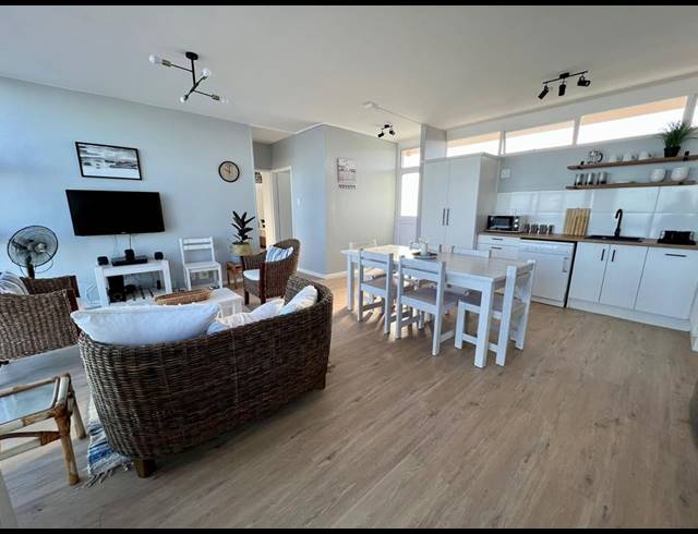 2 BEDROOM APARTMENT TO LET IN STRAND NORTH